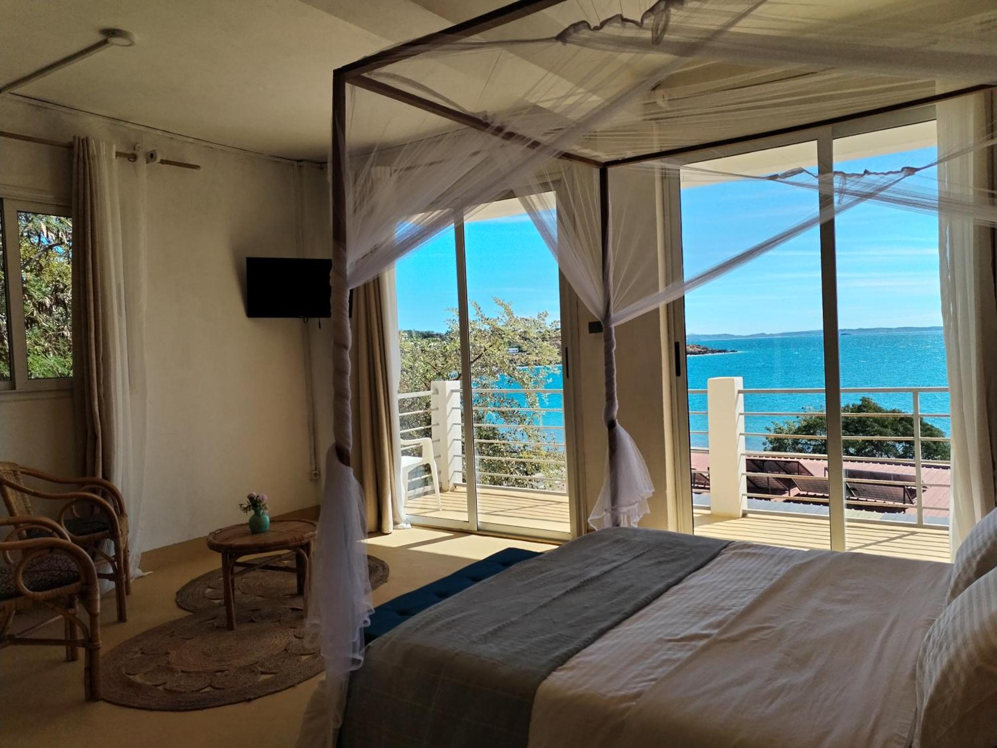Hotel Riziky Antsiranana Exteriör bild
